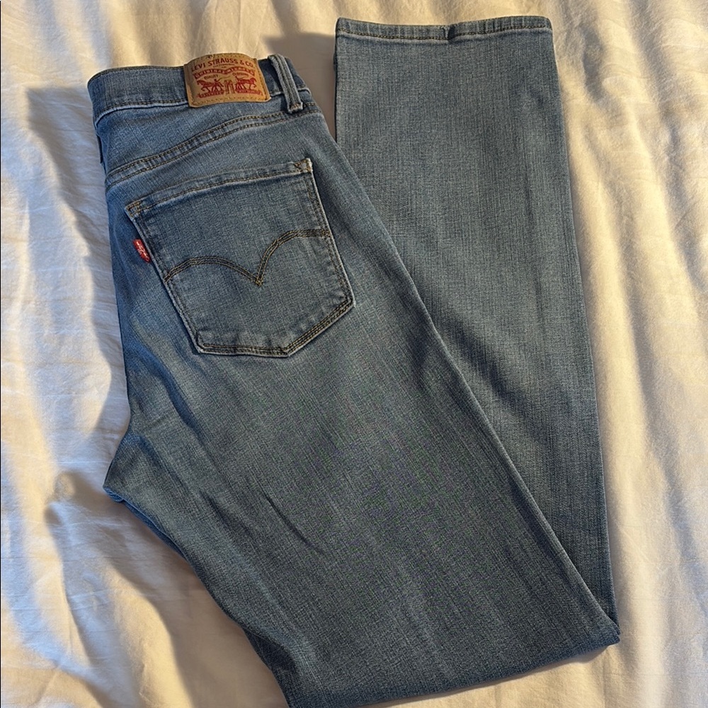 Levis 314 shaping straight mid rise light wash jeans 31 inseam EUC